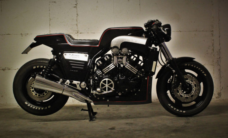 これってカスタムバイクなの!? セパハンのV-MAXがイケメンすぎる