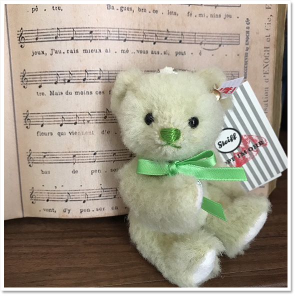 シュタイフ 不思議の国のアリスから白うさぎのヴィンセント 17cm EAN034534