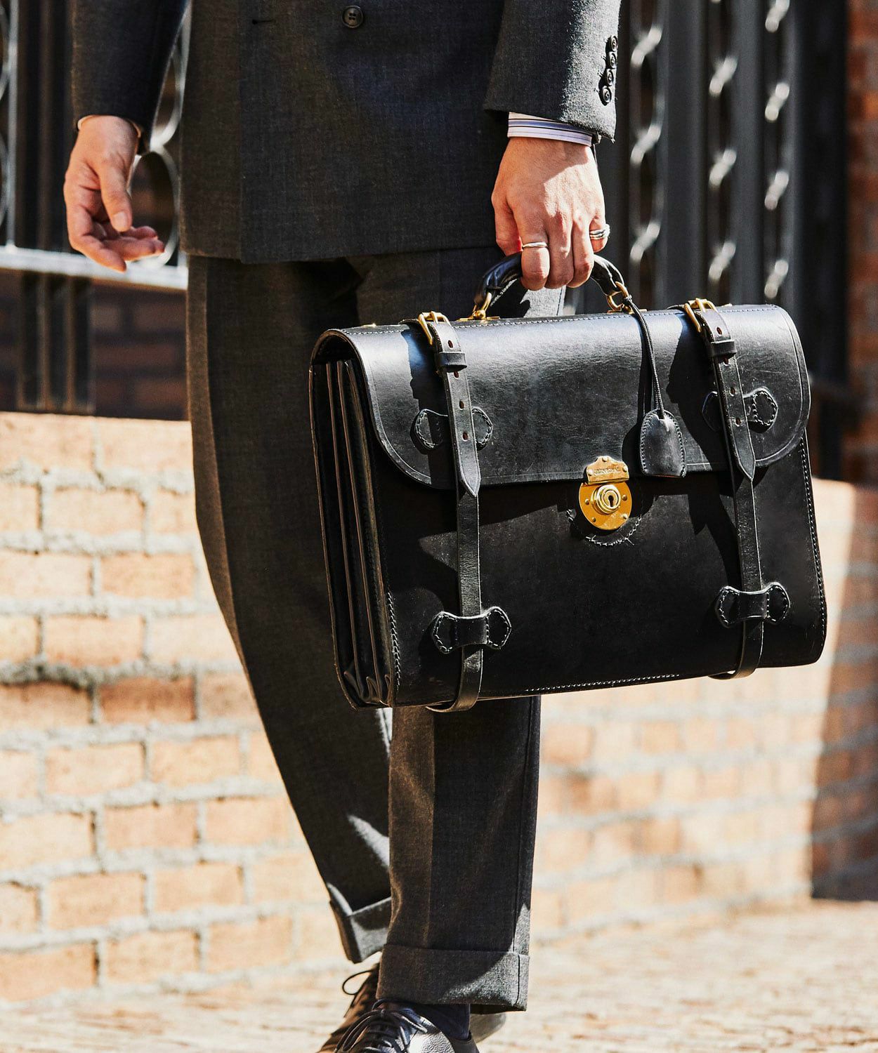 フラップ付きブリーフケース（3室タイプ） 全1色 | ブライドルレザーの