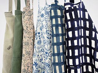 mina perhone 美品 choucho エプロン グレー mina perhone 美品