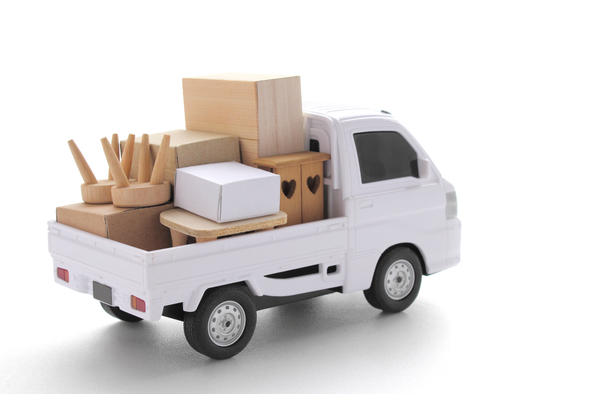 引っ越しは断捨離のチャンス！ 捨てるものの決め方や処分方法を解説