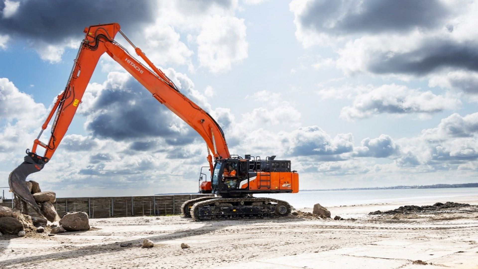 Hitachi introduces new ZX490LCH-7 super long front excavator