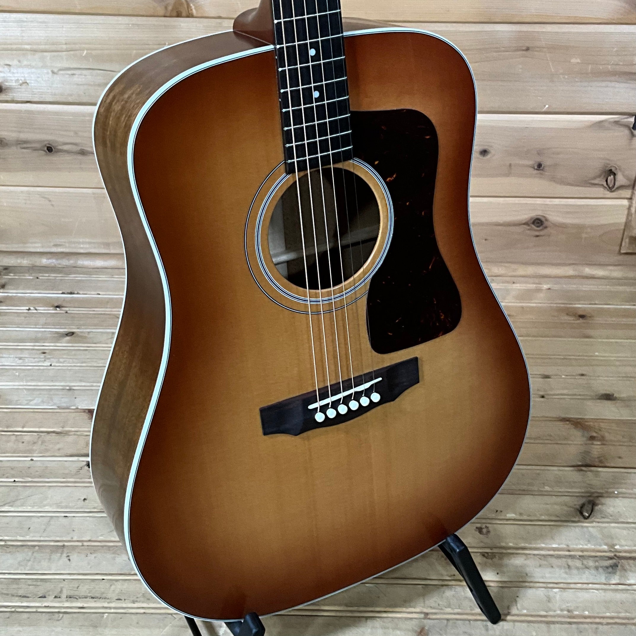 Guild D-40 Acoustic Guitar - Pacific Sunset Burst - Huber Breese Music