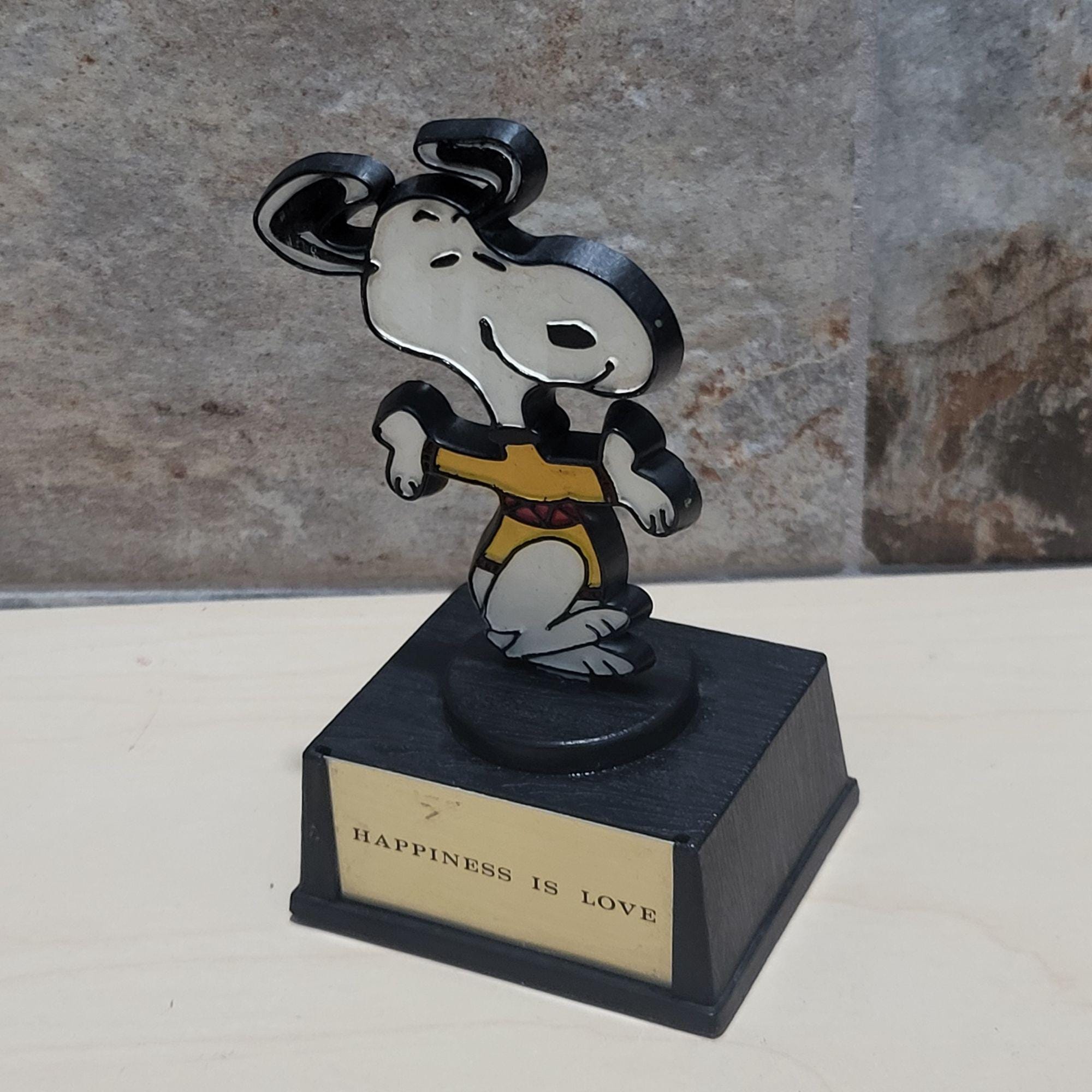 Peanuts Gang Aviva Snoopy Trophy Happiness is Love - Etsy