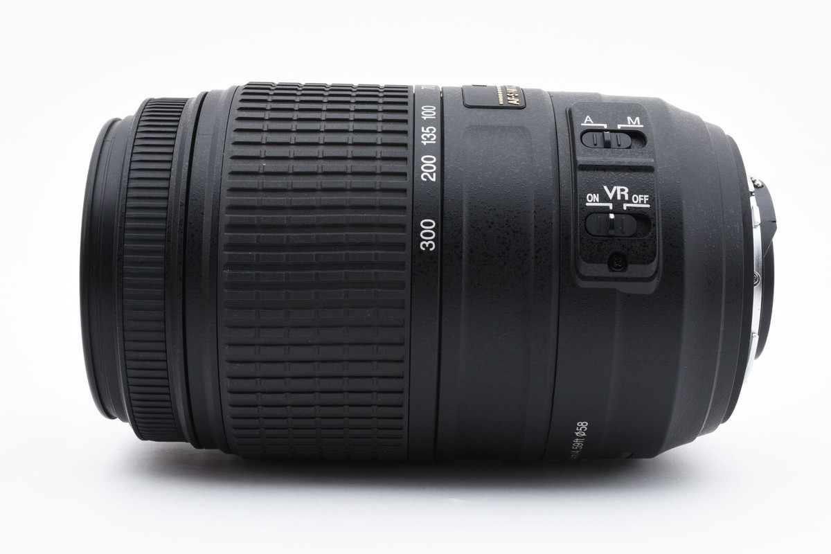Nikon DX AF-S NIKKOR 55-300mm F/4.5-5.6 G ED VR Lens w/hood