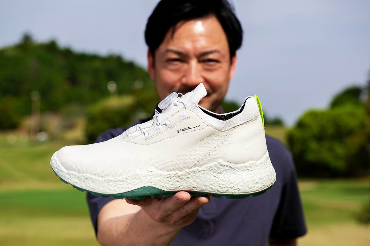 足首から足裏まで 極上の密着感はまさに“シームレス” エコー「BIOM H5