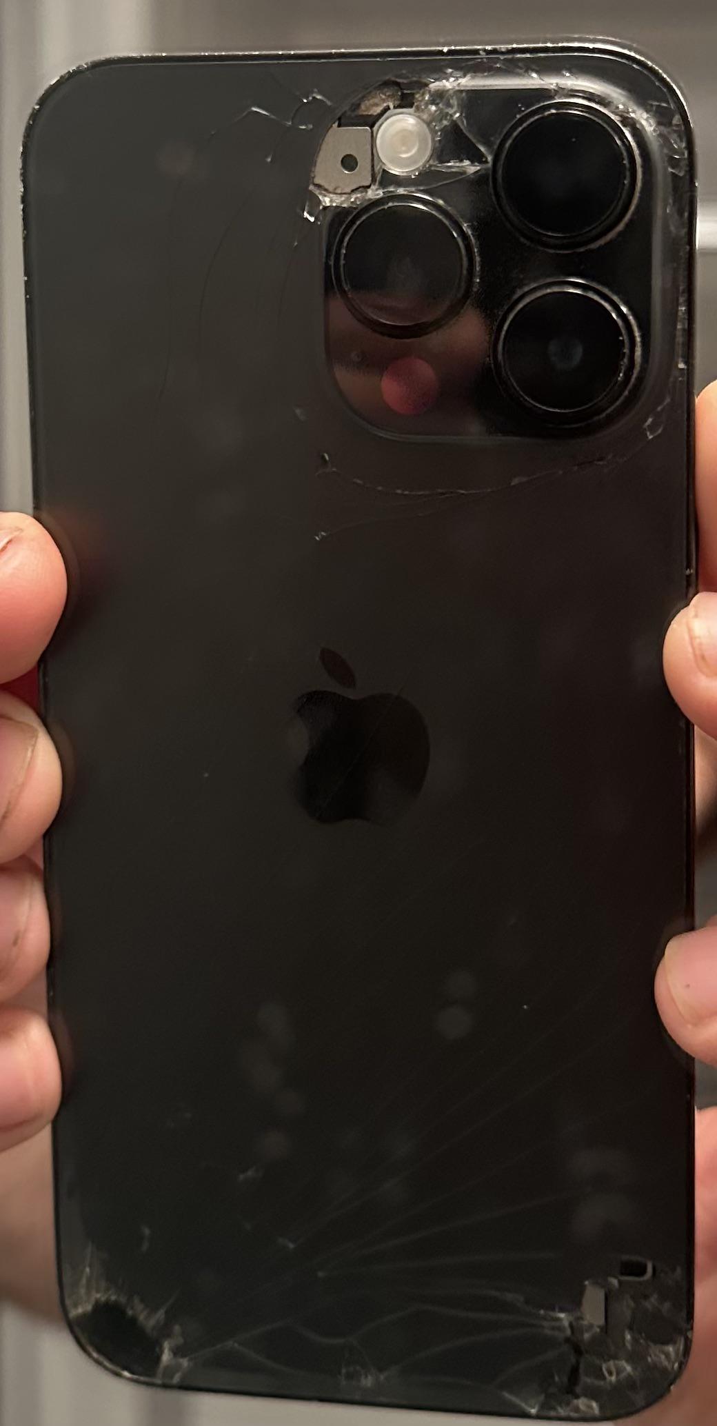 iPhone 14 Pro Maxの背面ガラスが割れたんだけど、バッテリーは大丈夫