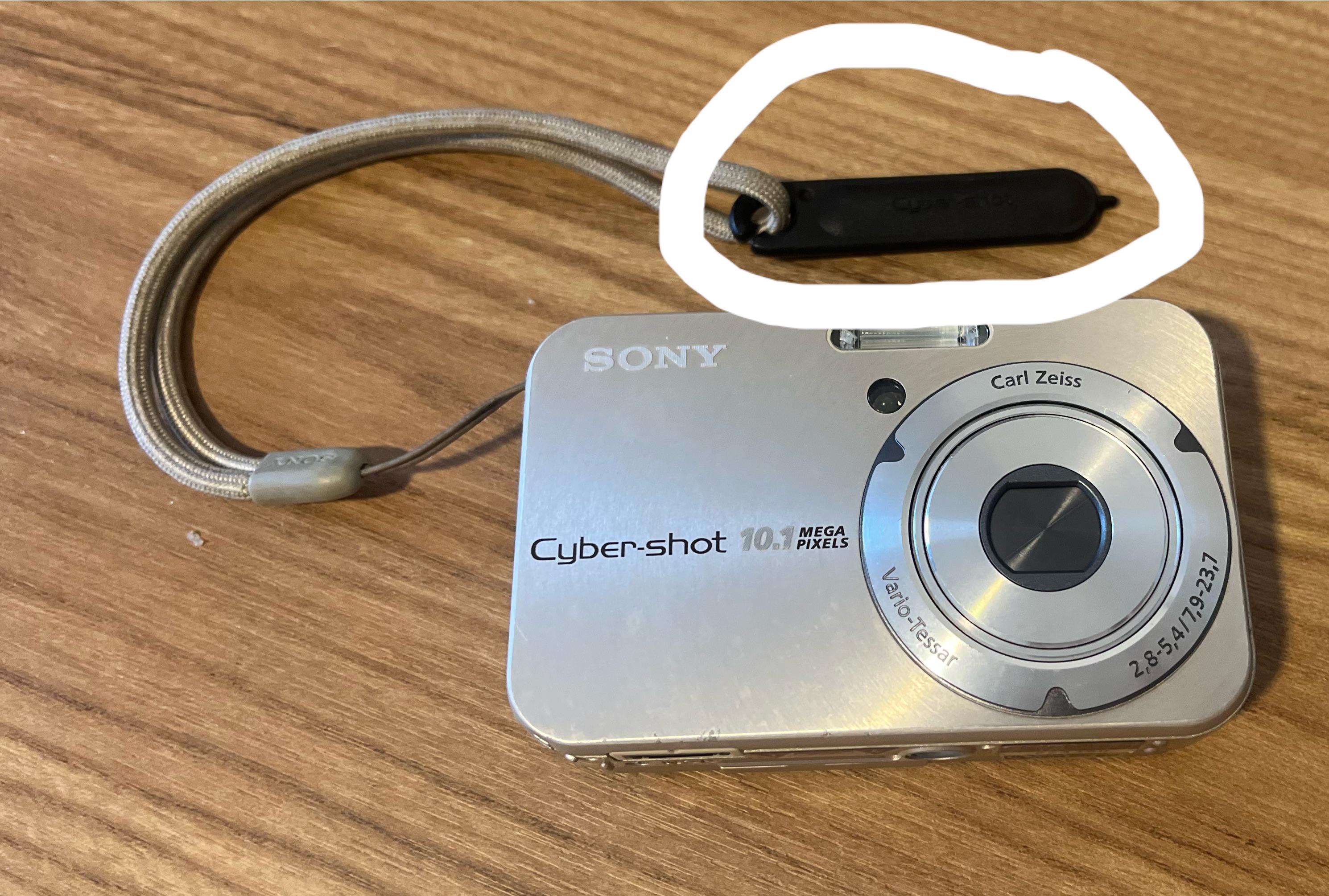 SONY Cyber-shot 10.1 Mega Pixels Doubt : r/VintageDigitalCameras