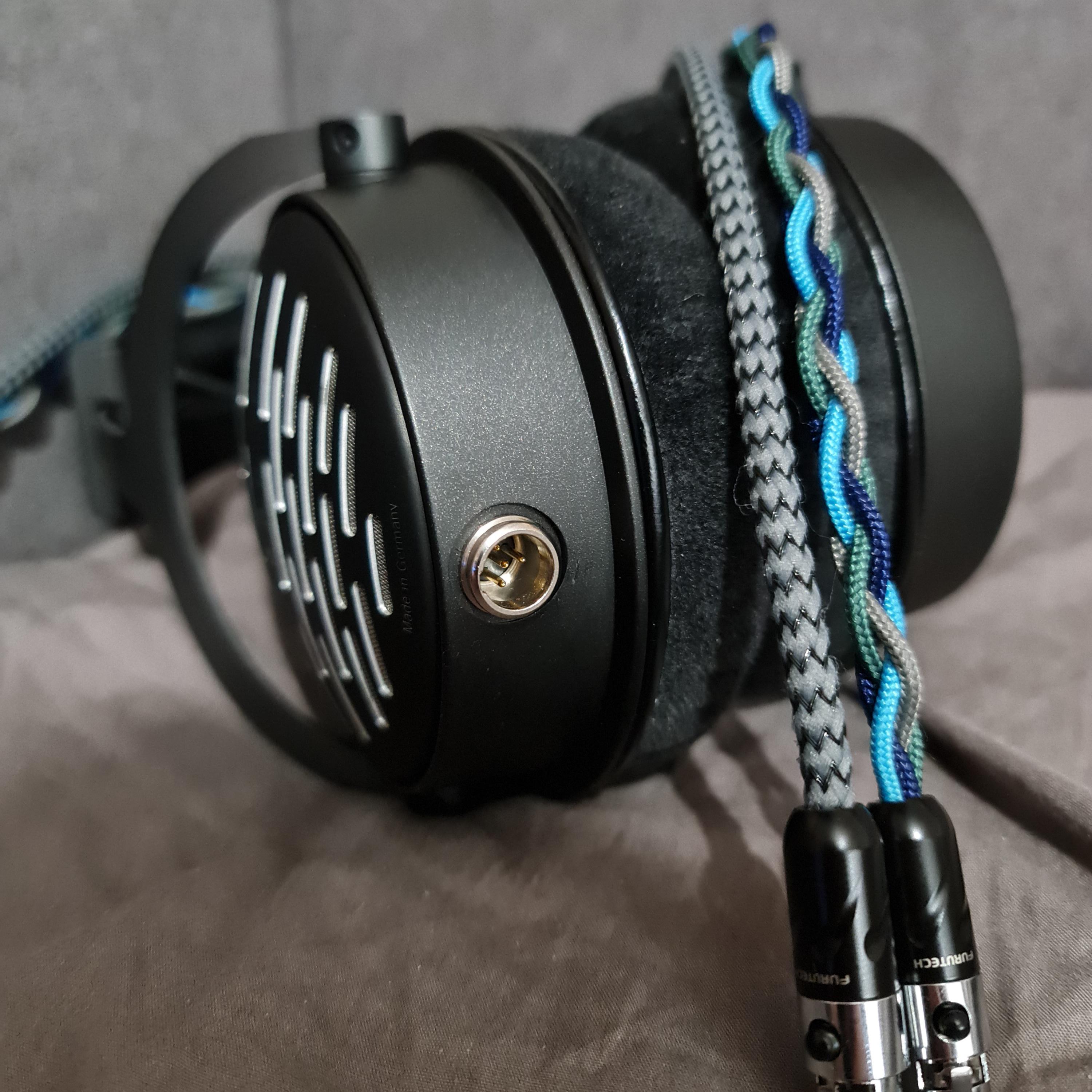 バランスの取れた dt 1990 pro と、自作のケーブル 2 本。 : r/headphones