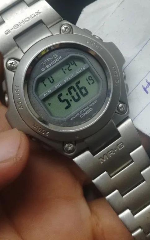 このCasio MRG-100 X 30周年記念Casio Workers Unionを売っている人を