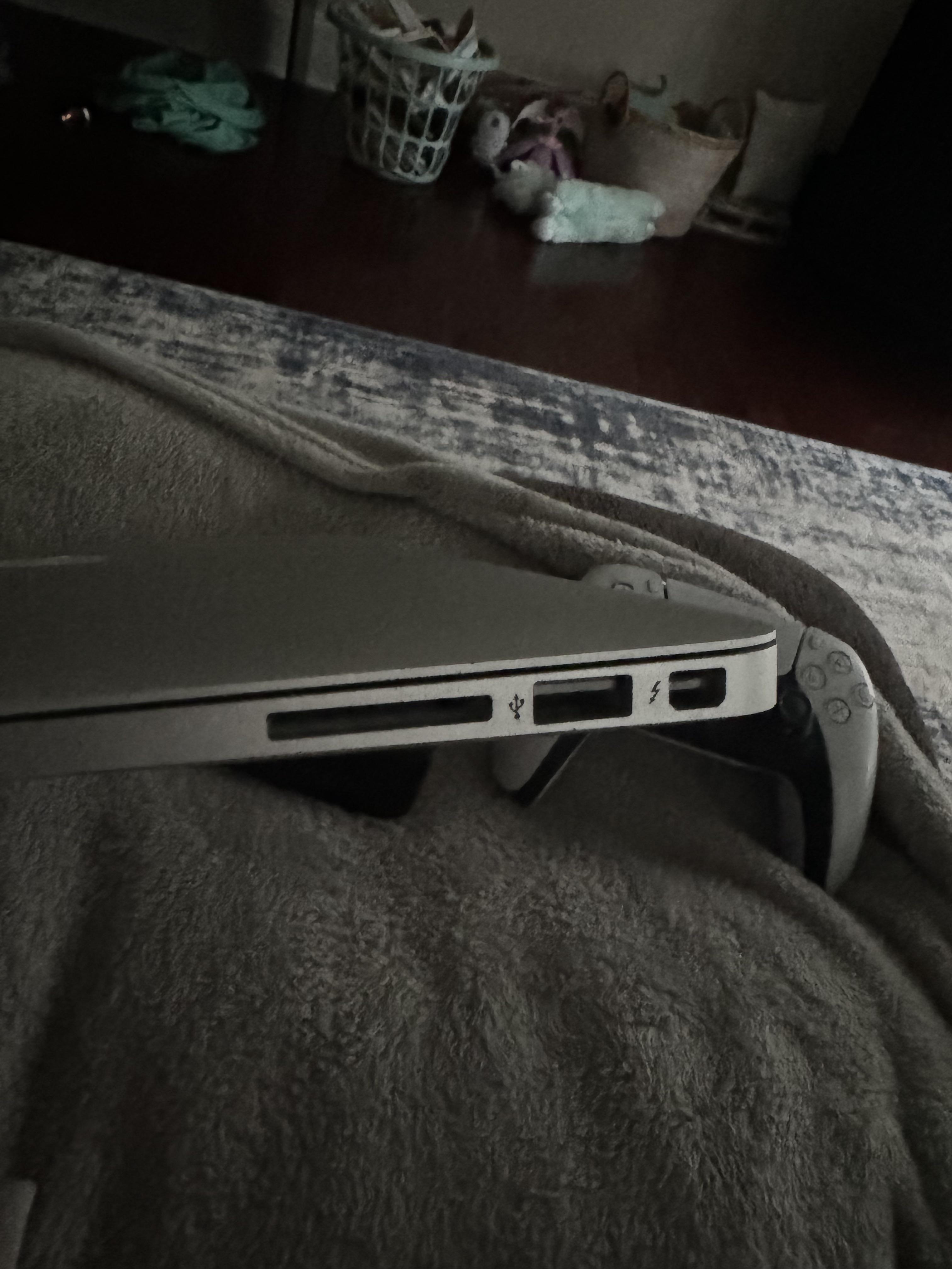 2013年のMacBook Airって、どんな充電器が使えるんだっけ？ : r/macbookair