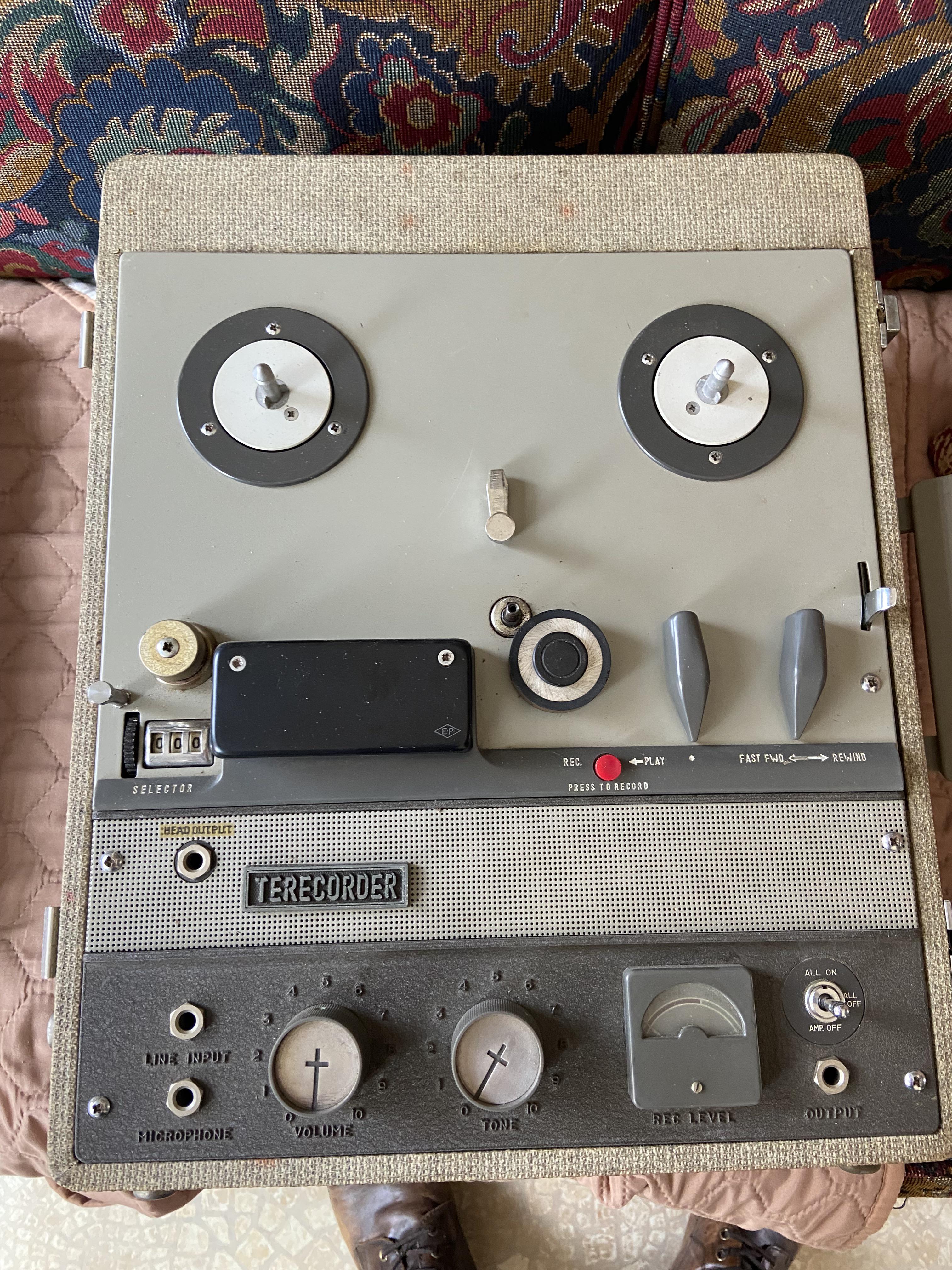 Got my hands on an Akai that's so early it's called a Terecorder