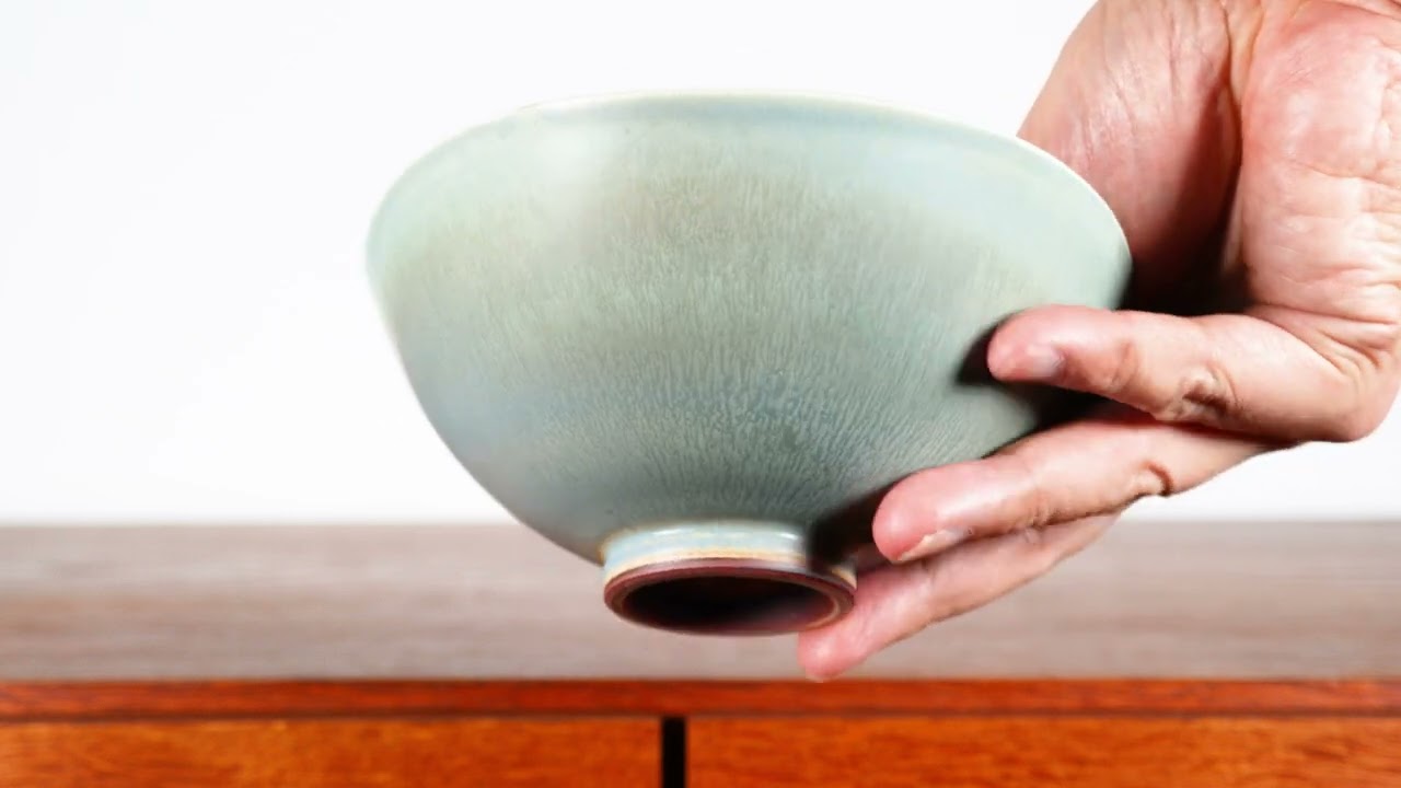 Berndt Friberg（ベルント・フリーベリ）青磁釉碗 - YouTube