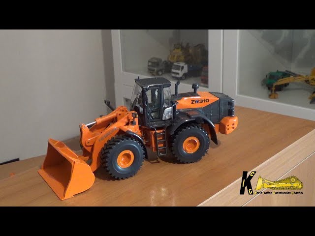 Hitachi ZW 310 1:50 Model Review - YouTube