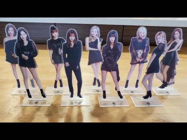 TWICE 1st World Tour TWICELIGHTS Acrylic Stand Set Unboxing - YouTube