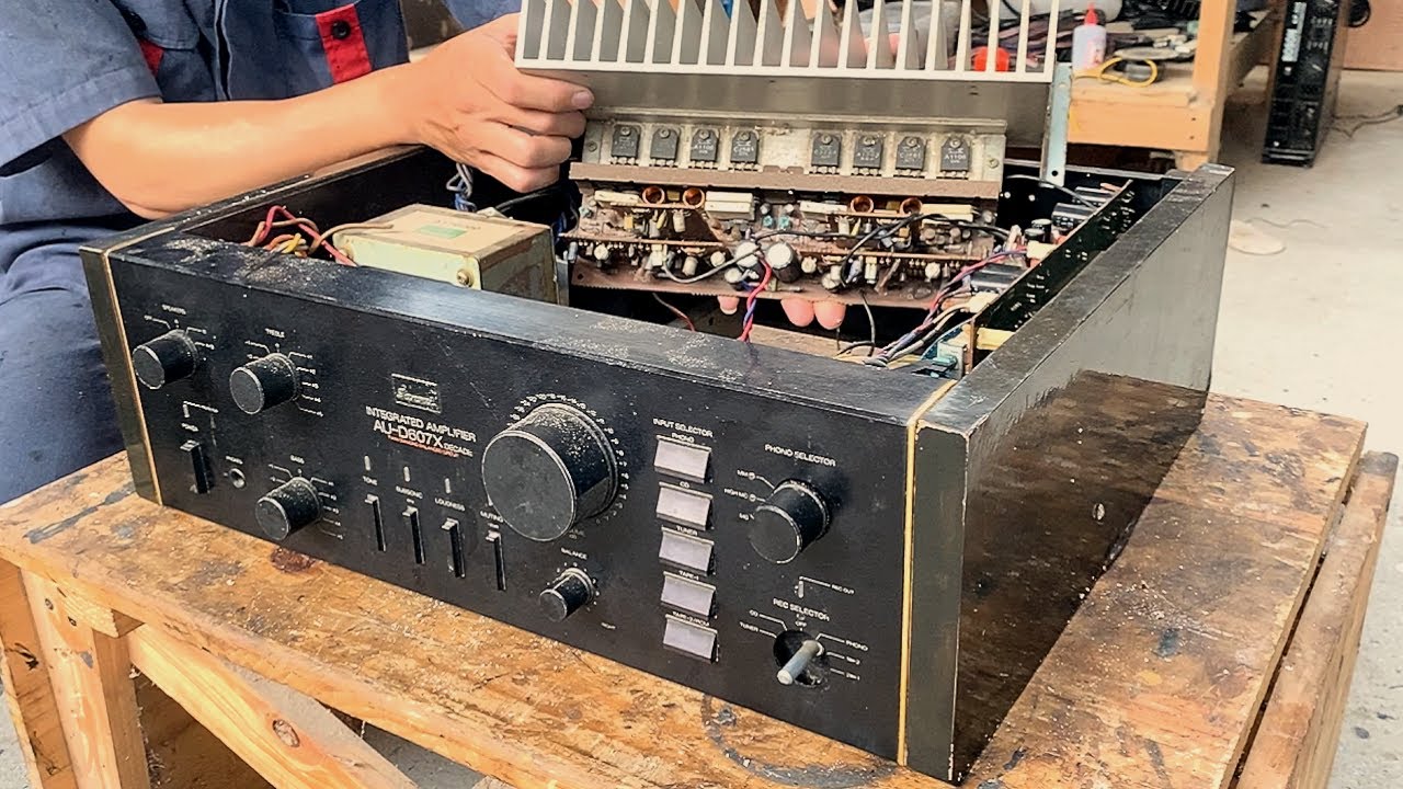 Restoration integrated amplifier SANSUI AU-D607 decade - YouTube