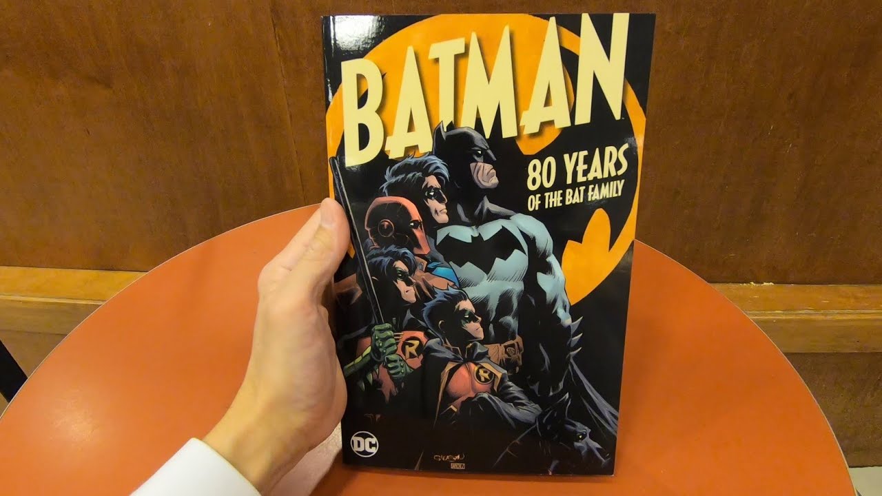 BATMAN 80 YEARS OF THE BAT FAMILY BOOK CLOSE UP AND INSIDE LOOK