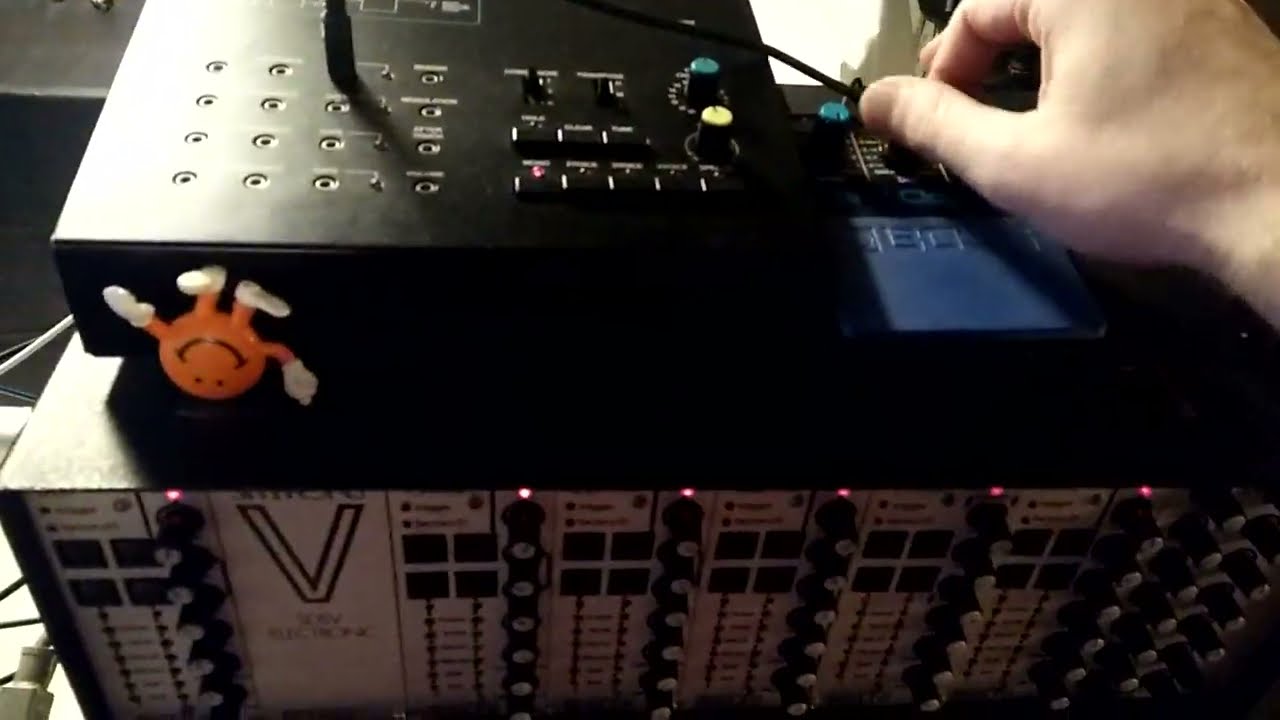 Boss HC-2 Hand Clapper from 1984 - YouTube