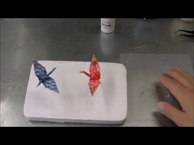 resin]レジン12＊折り紙でストラップ＊デコパージュ有VS無＊ - YouTube