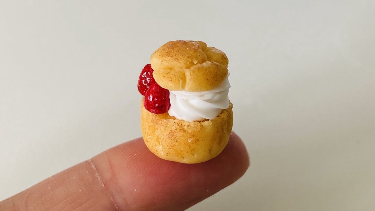樹脂粘土でミニチュアフード【いちごのシュークリーム】 - YouTube