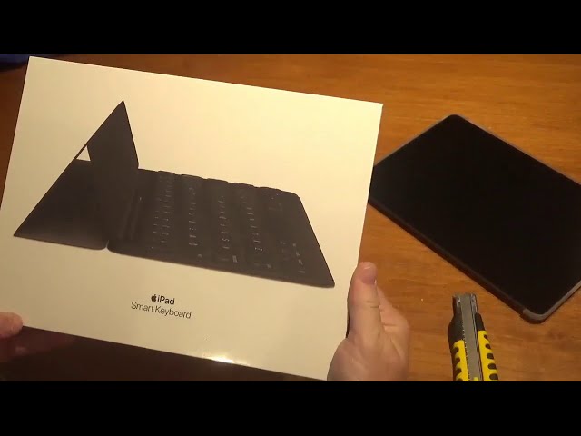 Unboxing And First Look At Apple Smart Keyboard For iPad 7th Gen