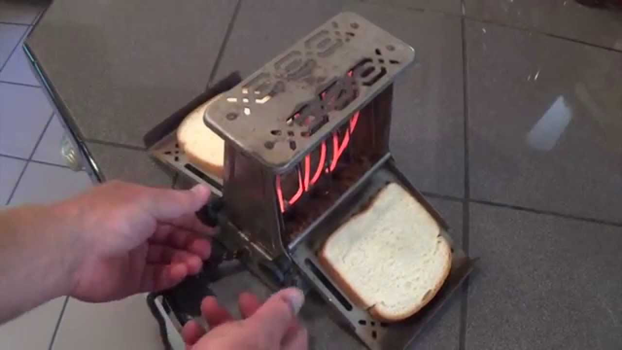 American Made! No Chinese junk! This vintage toaster toasts just