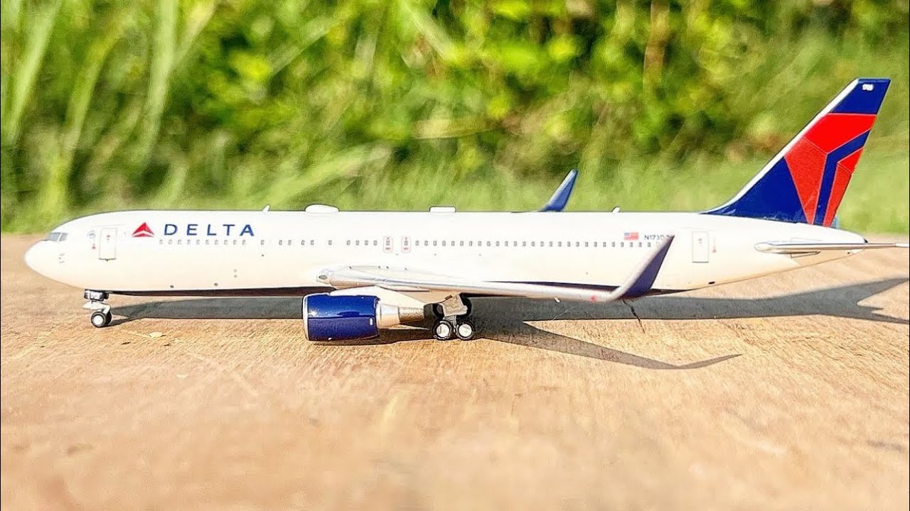 Ng Models Delta Airlines Boeing 767-300ER 1:400 Scale Model Review