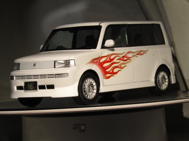 T-GARAGE店長が組んでみたレビュー タミヤ 1/24 トヨタ bB - YouTube