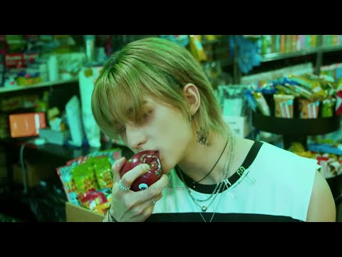 Stray Kids (스트레이 키즈) ''SUPER BOWL'' M/V - YouTube