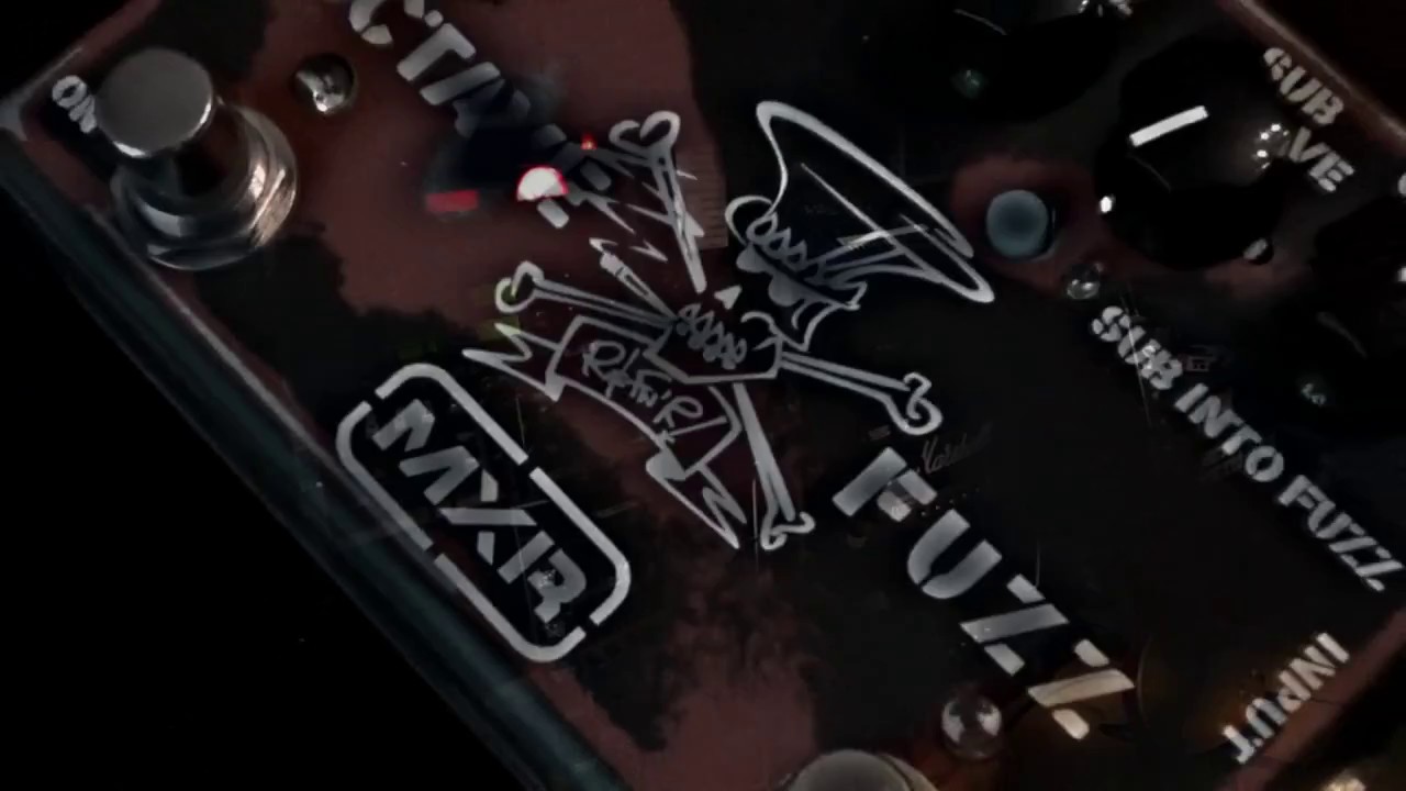 MXR - Slash Octave Fuzz SF01 | delay dude demo - YouTube