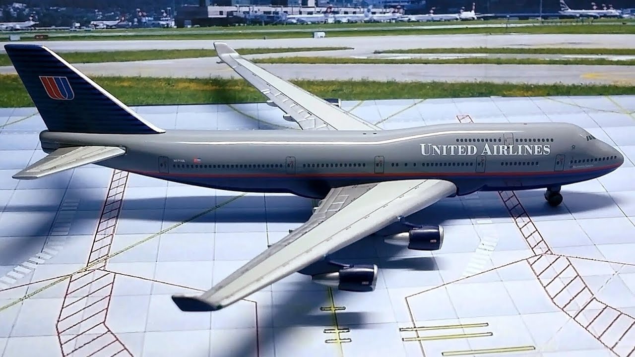 Reviewing the 1/500 Boeing 747-400 (United Airlines) by Herpa