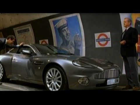 007 ダイ・アナザー・デイ - アストンマーティン・ヴァンキッシュvs