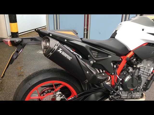 KTM 890 Duke R fitted with Akrapovic Exhaust - YouTube