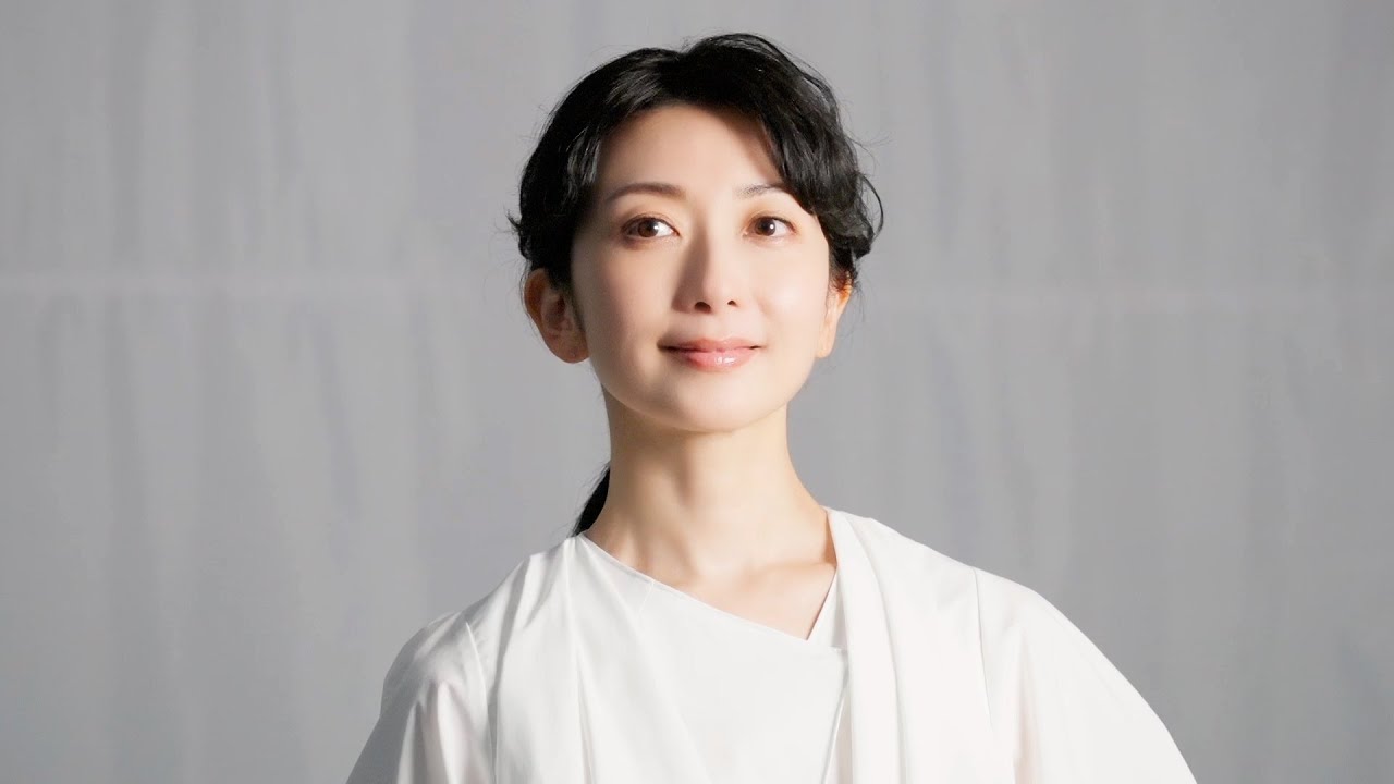 持田香織、透明感あふれるツヤ肌を披露 CMソングも自ら書き下ろし