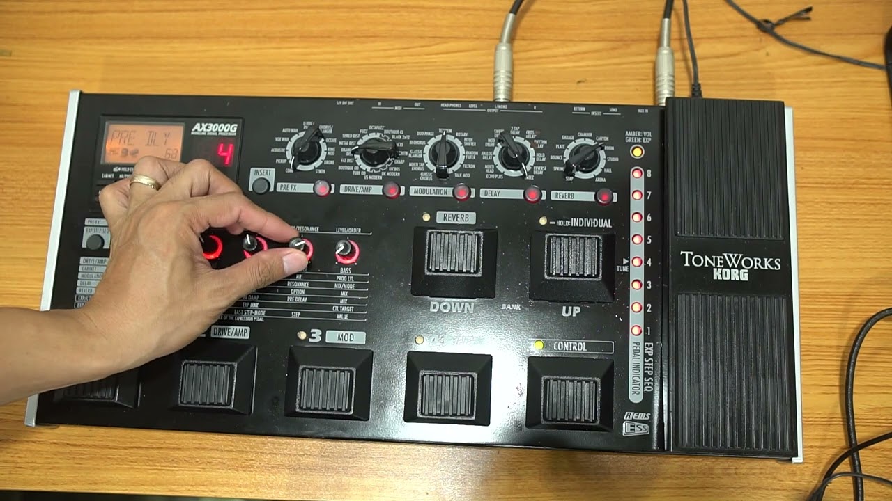 Korg AX3000G Guitar Multieffects - YouTube