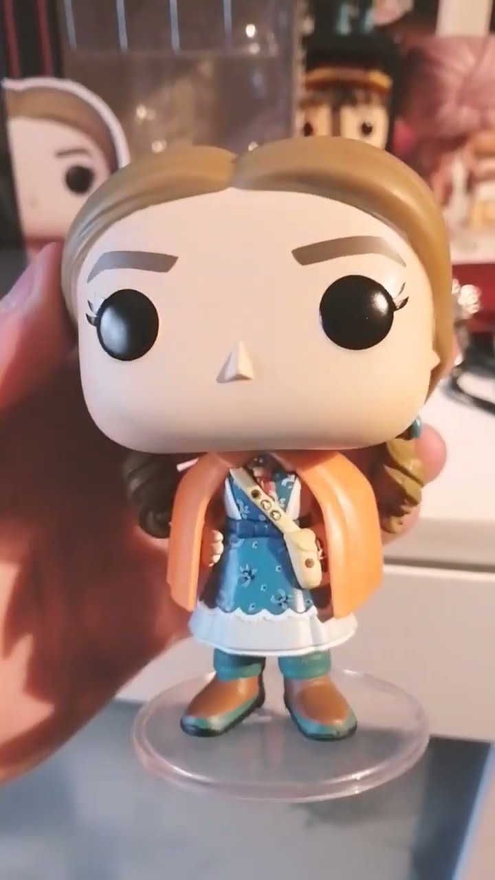 Holly the Heroic Funko Pop: 1810 #strangerthings - YouTube