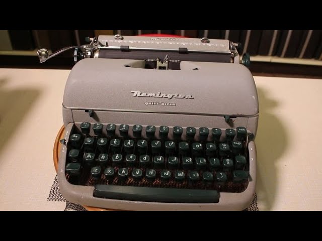 Vintage Typewriter Review: Remington Quiet Riter Pica - YouTube