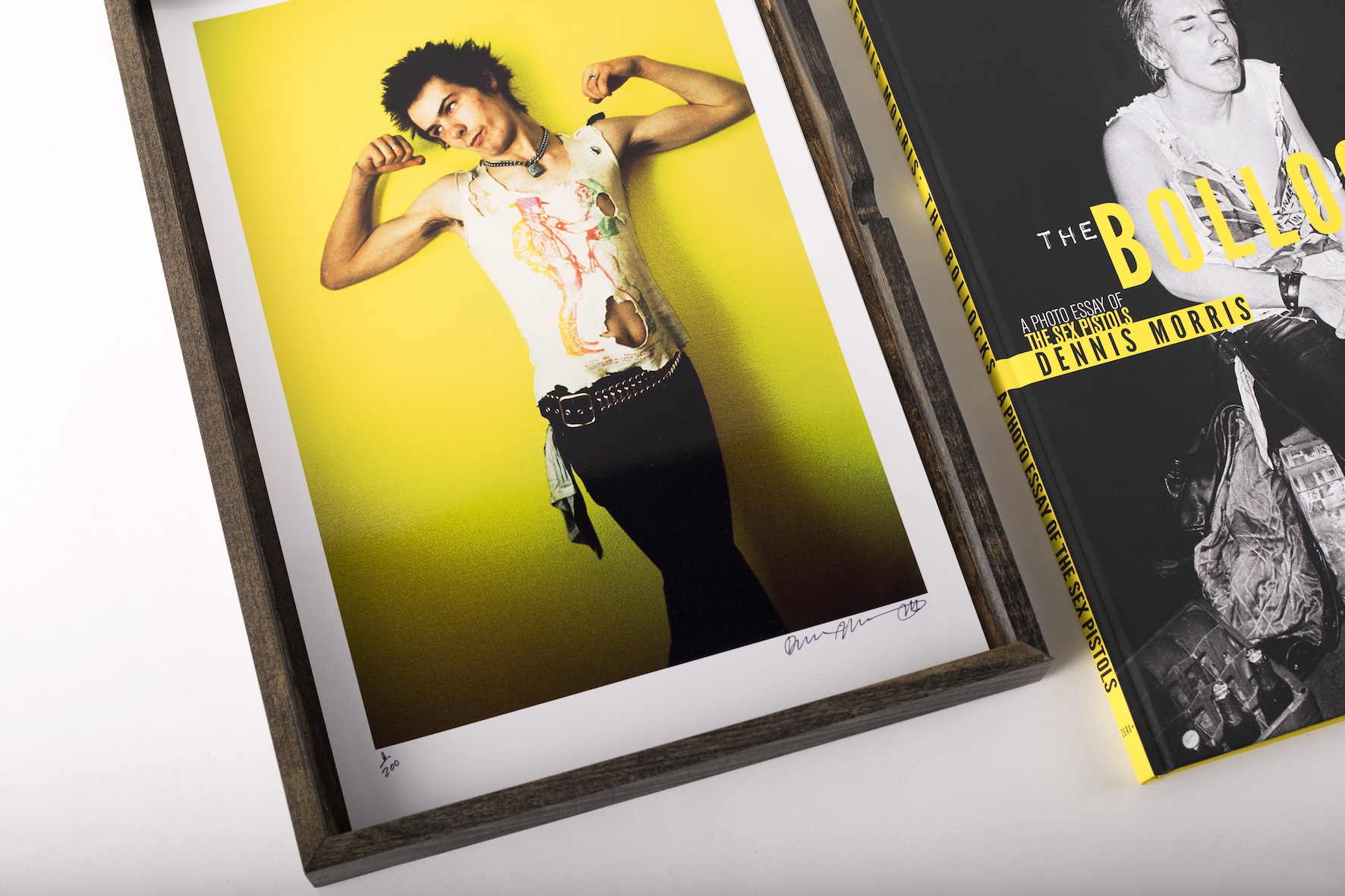 DENNIS MORRIS: THE BOLLOCKS - A PHOTO ESSAY OF THE SEX PISTOLS