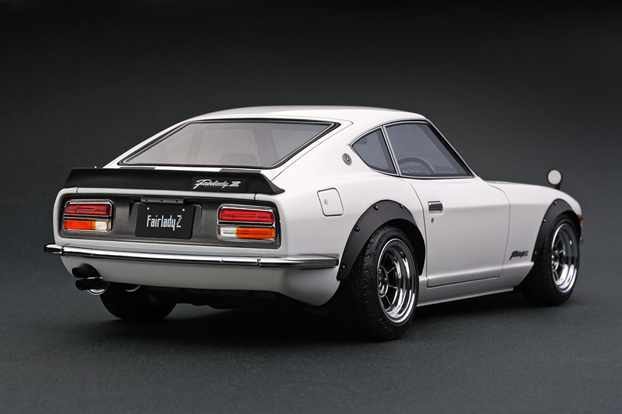 IG0180 1/18 Nissan Fairlady Z (S30) White | LINE UP | ignition