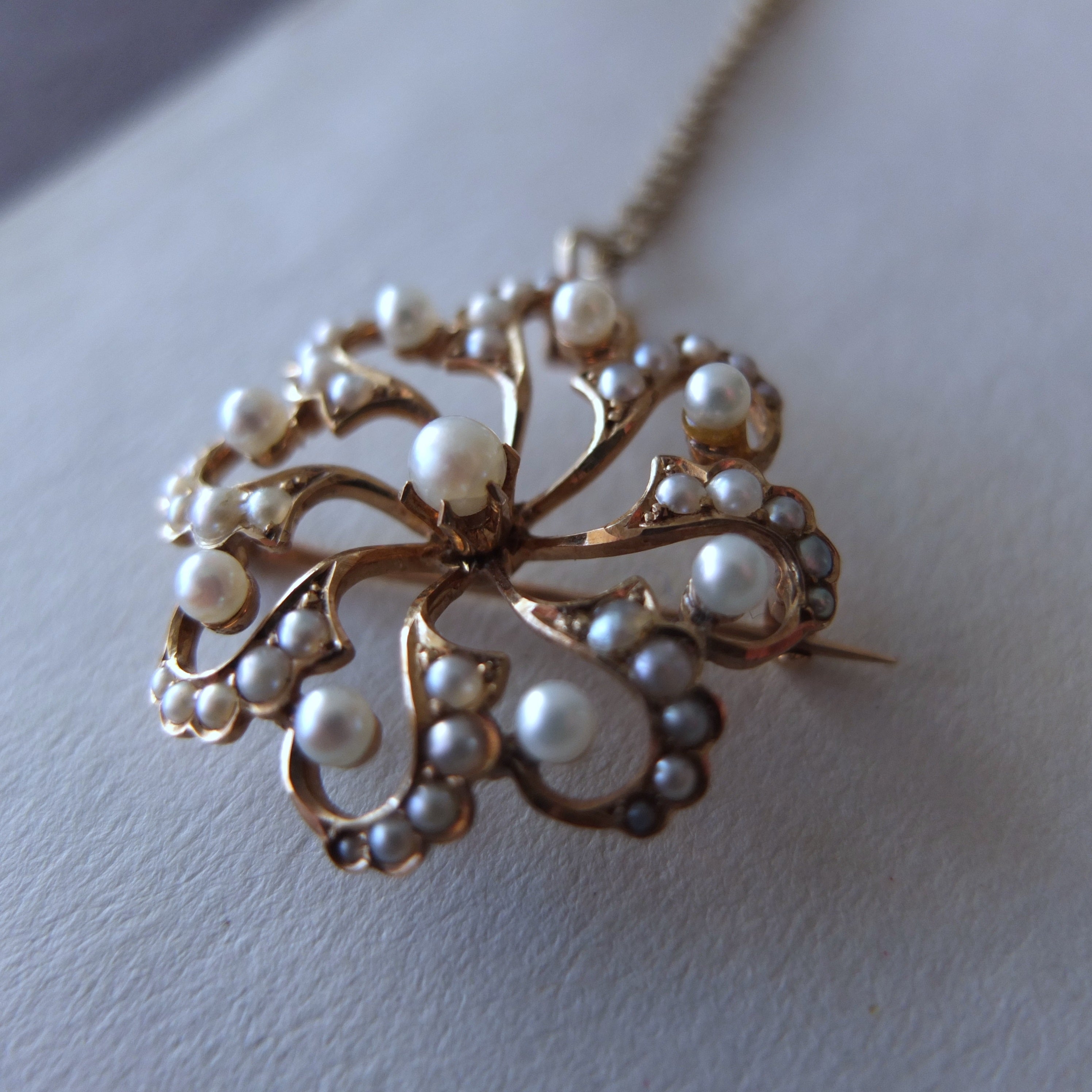 アンティーク9K＊1900年頃イギリス＊シードパールのお花がかわいい
