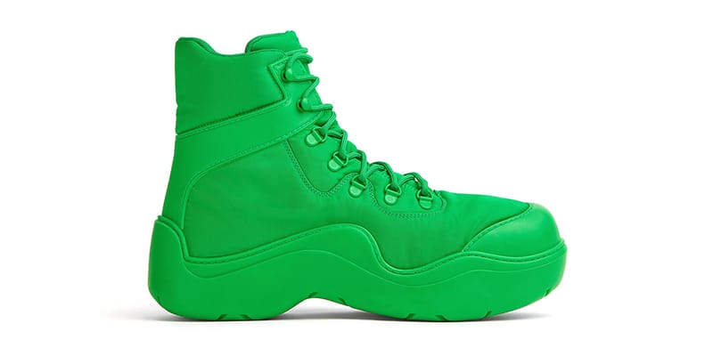 ボッテガヴェネタのパドルシリーズにレースアップブーツが登場