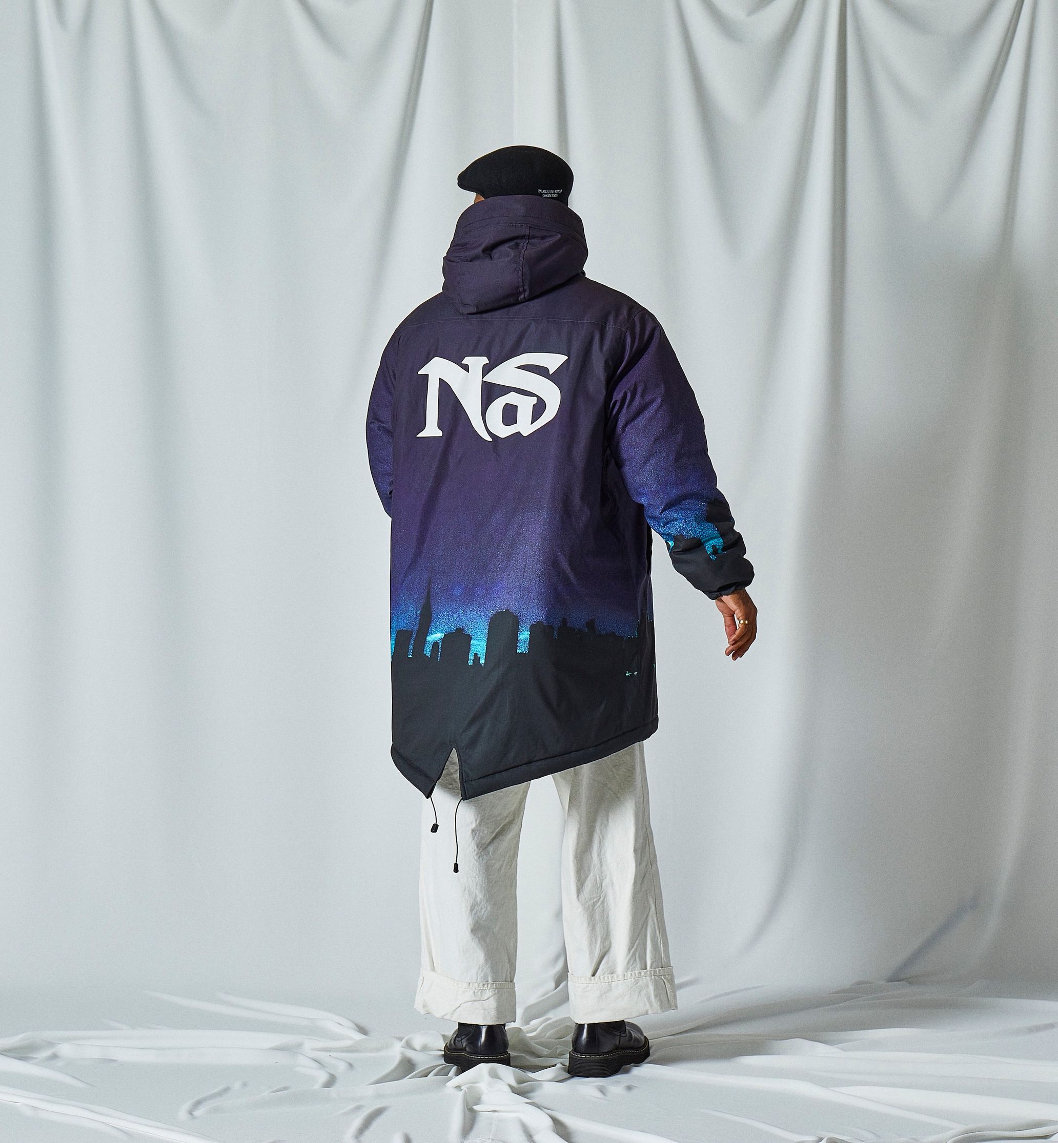 東京発「アップルバム」がラッパーのNASとコラボ M-65や“ベアブリック