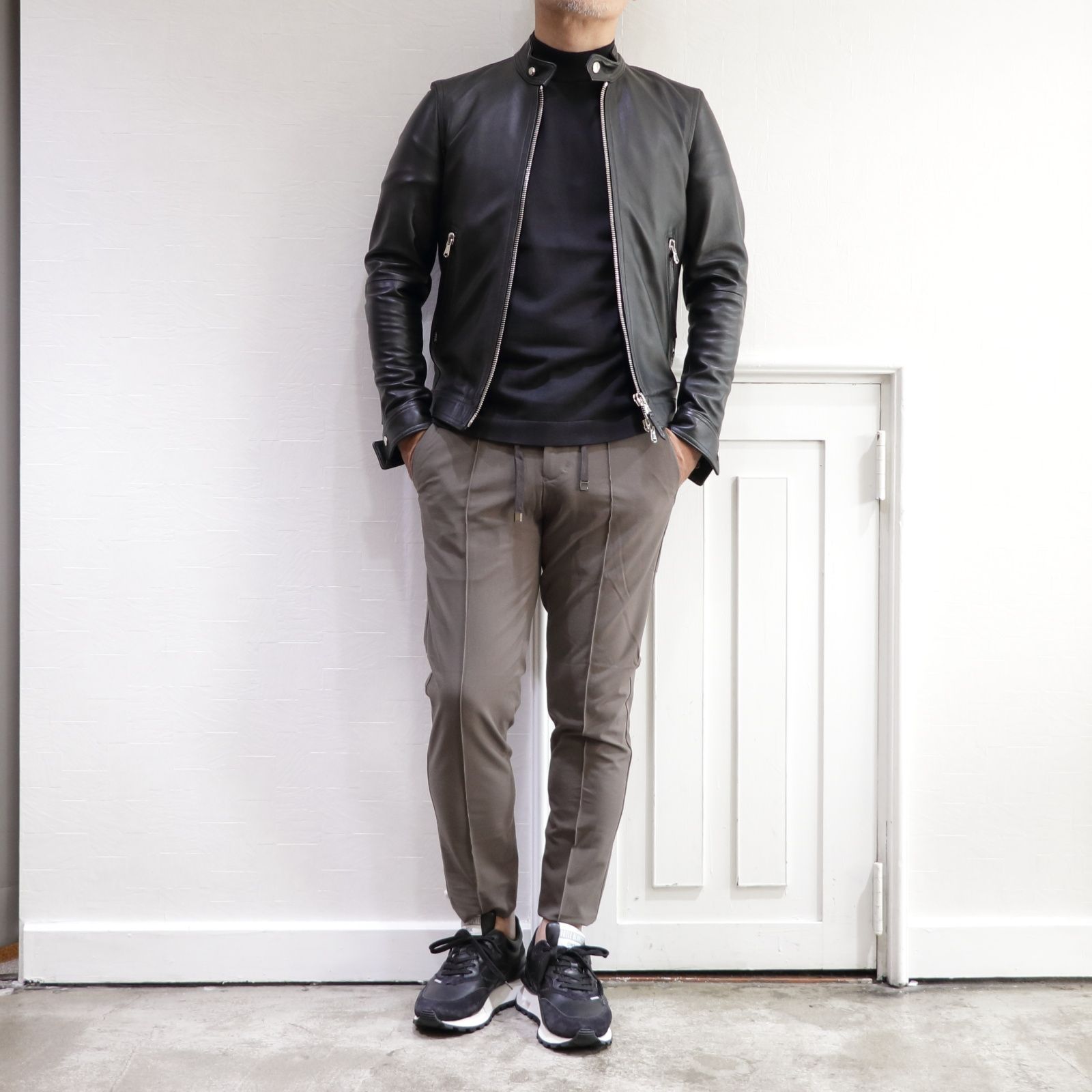 AOURE - アウール イージースラックスを使用した上品カジュアル