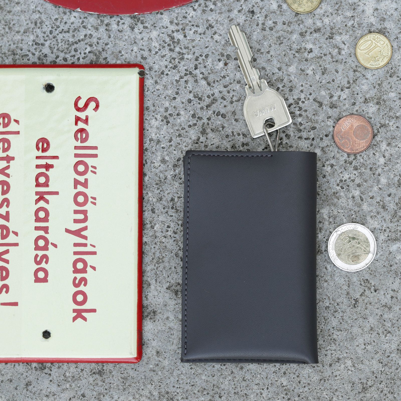 sugata - 「併せ持つ」二つ折りキーケース ブラック | corne/コルネ