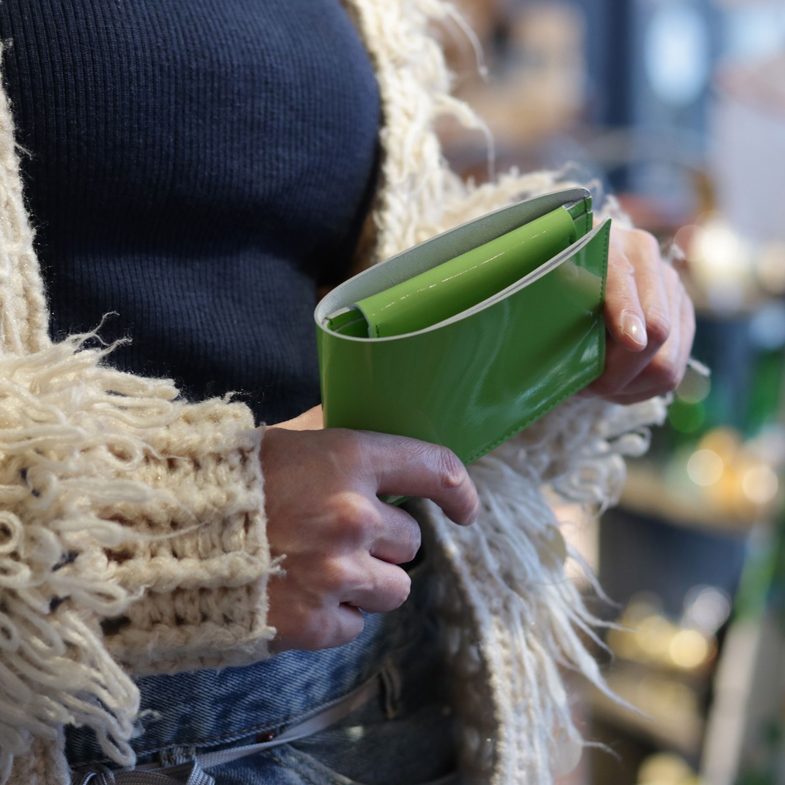 sugata - 「収める納まる」二つ折り財布 アップルグリーン【corne別注