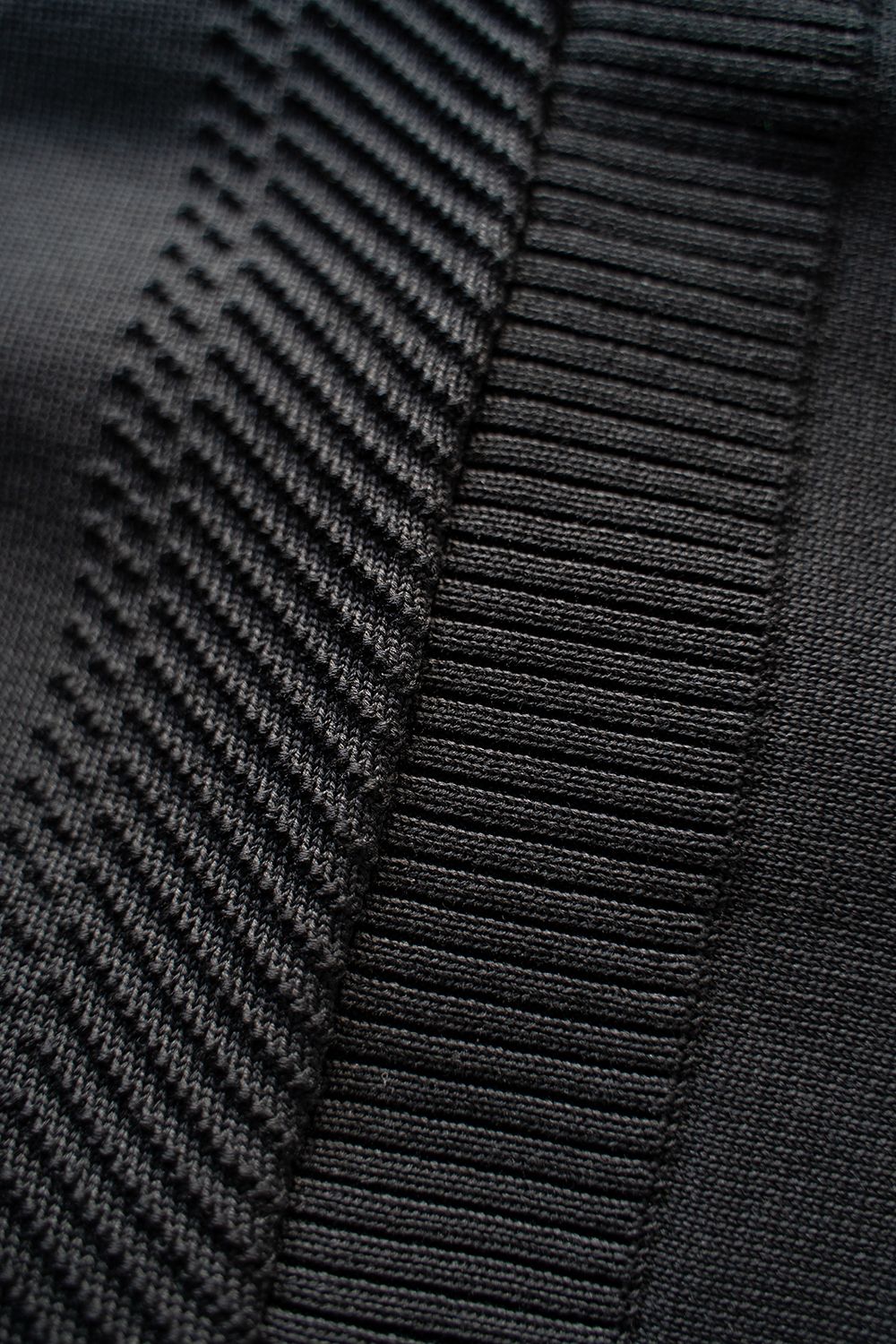 YASHIKI - 【ラスト1点】【24SS】Harukaze Half Zip Knit(BLACK) | Salty