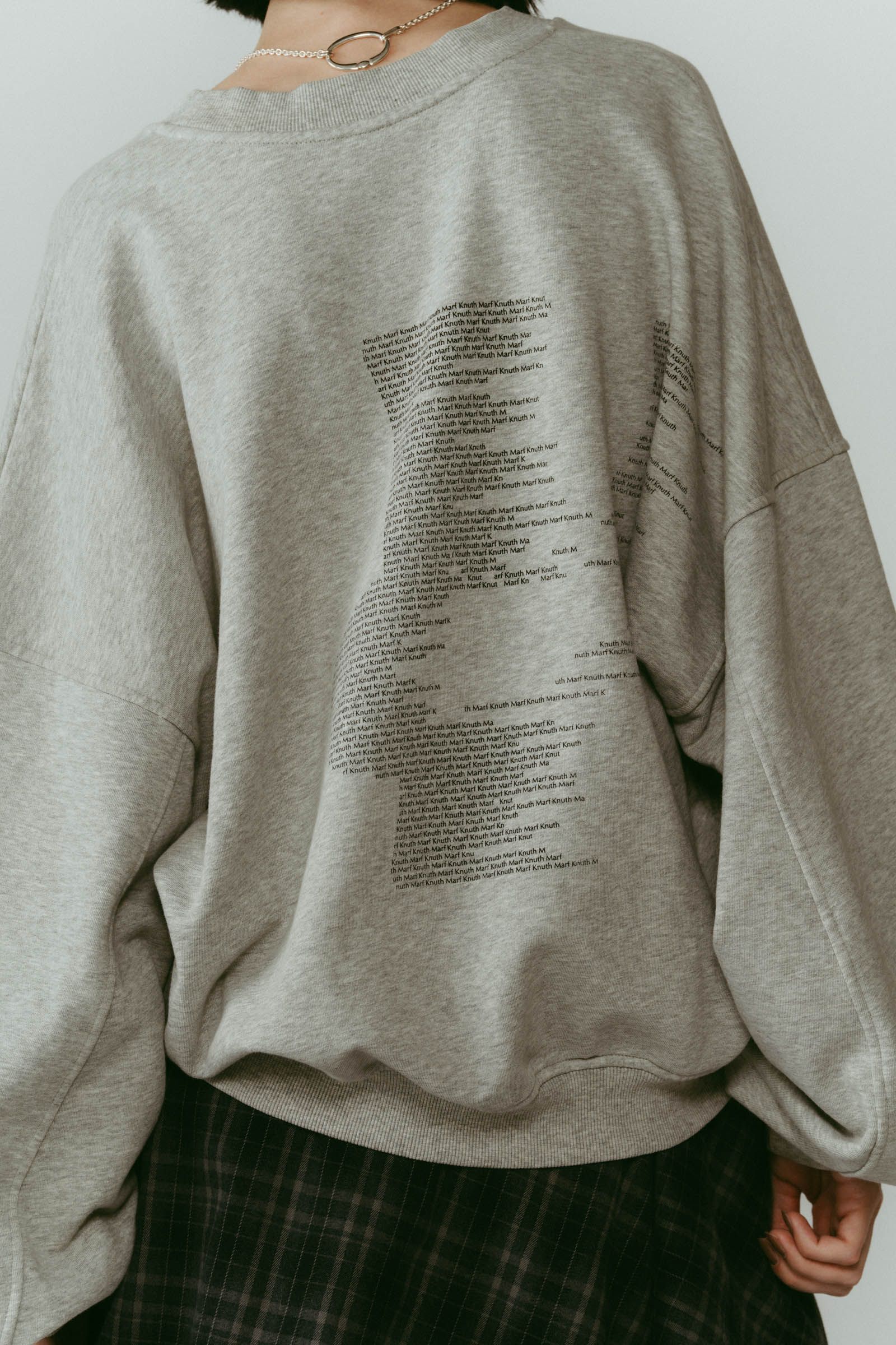 Knuth Marf - Kerror design sweat(unisex) (Gray) / Kエラーデザイン