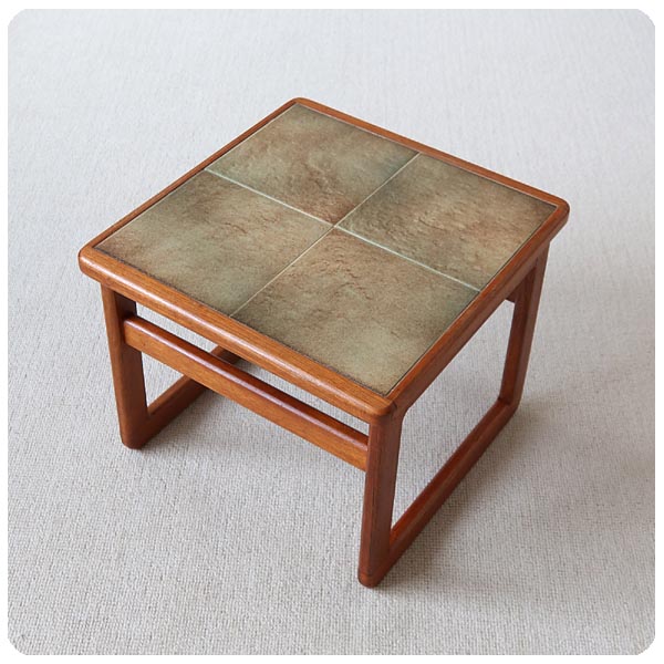 イギリス ビンテージ 家具 ネストテーブル 入れ子タイル張り 英国