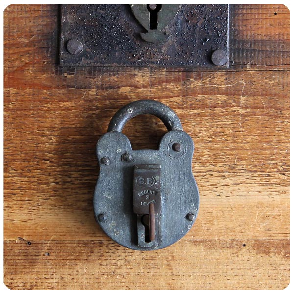 イギリス アンティーク パドロック 南京錠 鍵付き 可愛いくまさん型 V-321