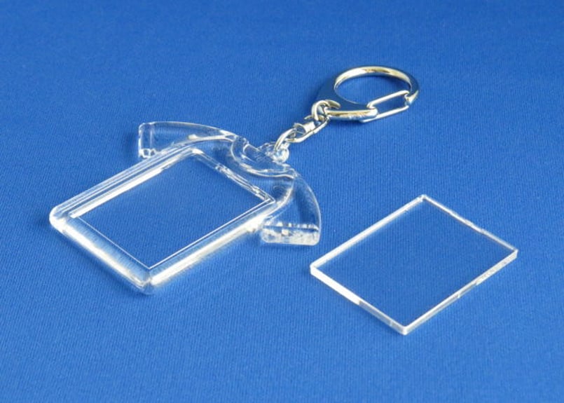 KT Tシャツ型 透明アクリルキーホルダー | J-MINT.STORE